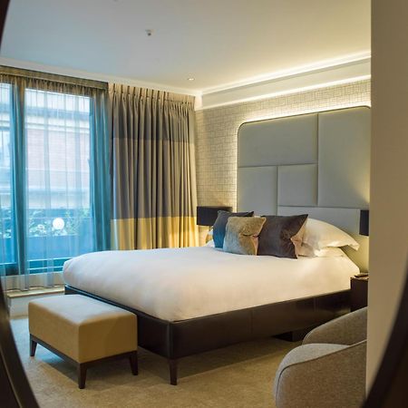The Guardsman - Preferred Hotels And Resorts Λονδίνο Εξωτερικό φωτογραφία A bedroom at The Dorchester