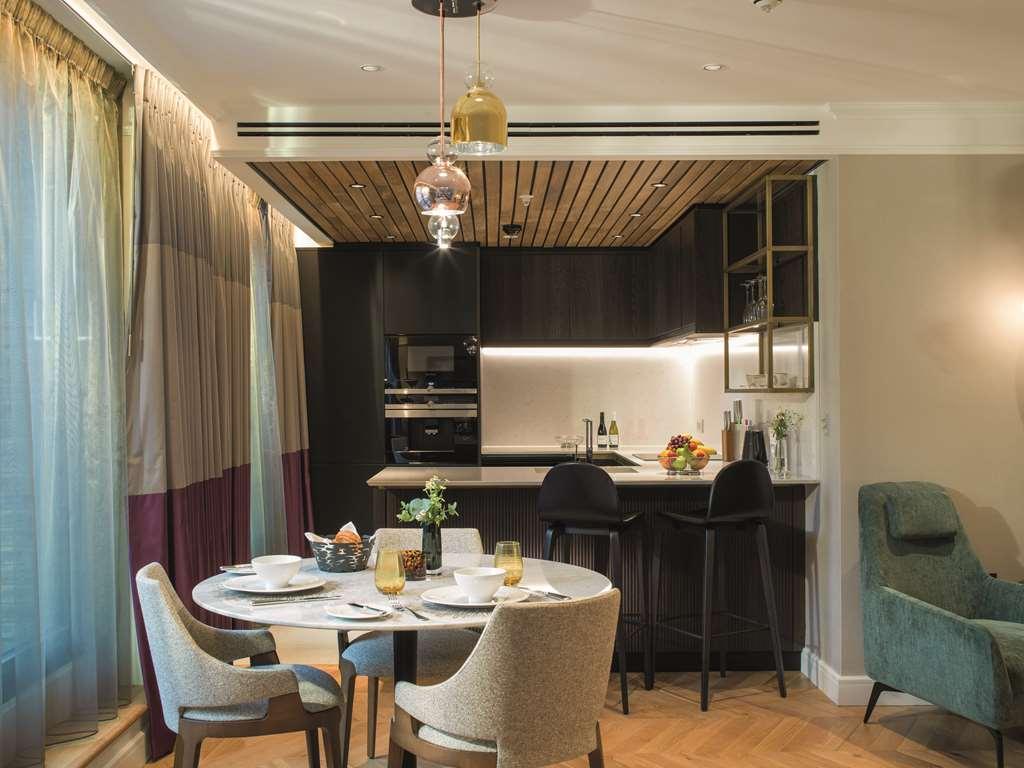 The Guardsman - Preferred Hotels And Resorts Λονδίνο Δωμάτιο φωτογραφία The interior of a typical apartment
