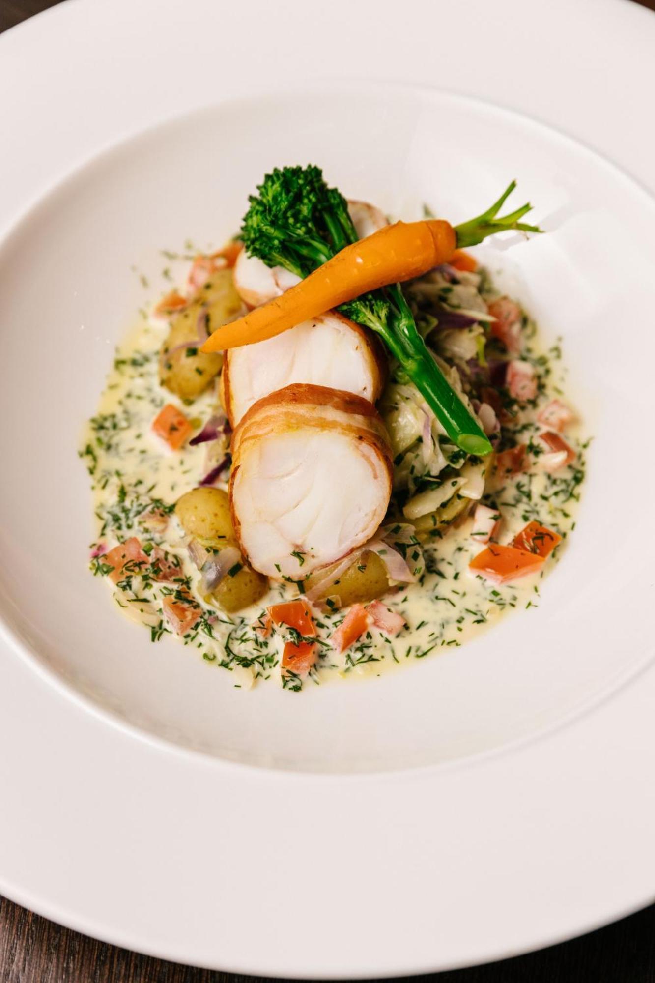 The Guardsman - Preferred Hotels And Resorts Λονδίνο Εξωτερικό φωτογραφία A prepared dish of halibut
