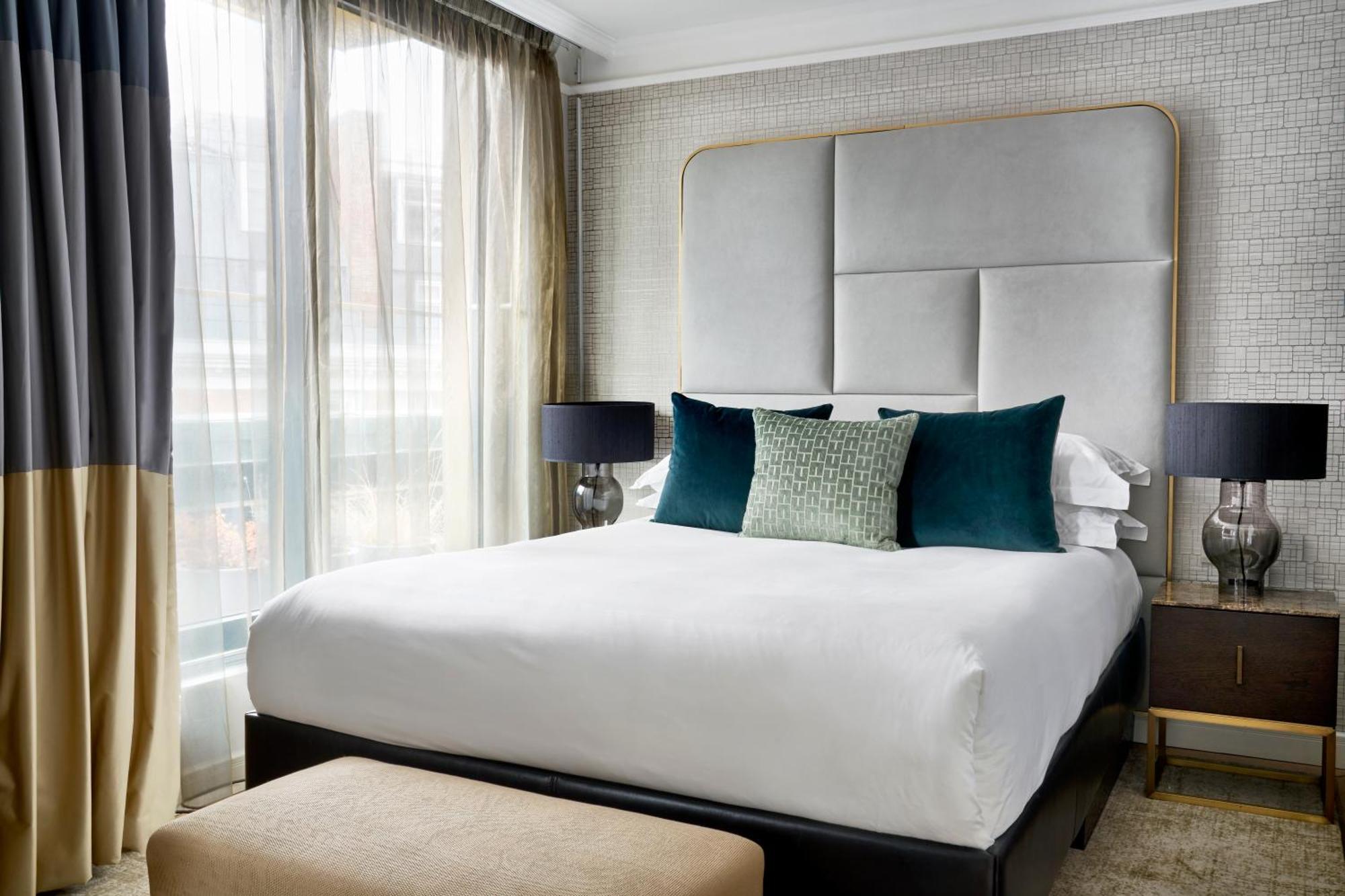 The Guardsman - Preferred Hotels And Resorts Λονδίνο Εξωτερικό φωτογραφία A bedroom at The London West Hollywood